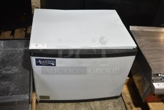 Brand new 2025 Avantco 194MCF530A commercial ice machine, 497 lb capacity, with minor scratches and dents.