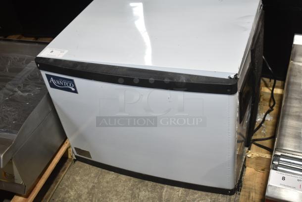 Brand new 2025 Avantco 194MCF530A ice machine, 497 lb. capacity, modular full cube, with minor dents.
