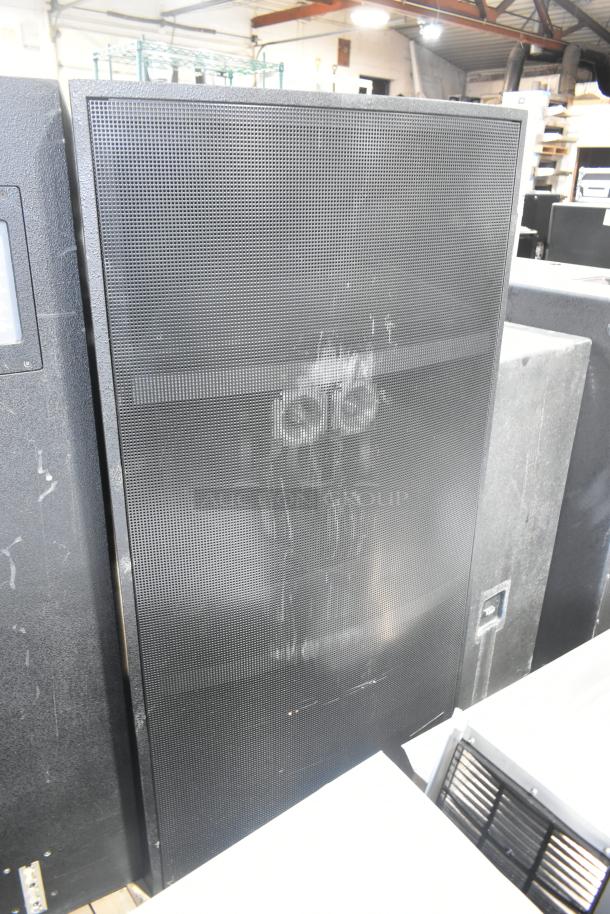 2 Dynacord Alpha X-1/60 loudspeakers, black grille, minor wear, in working condition, for auction, double your bid offer.