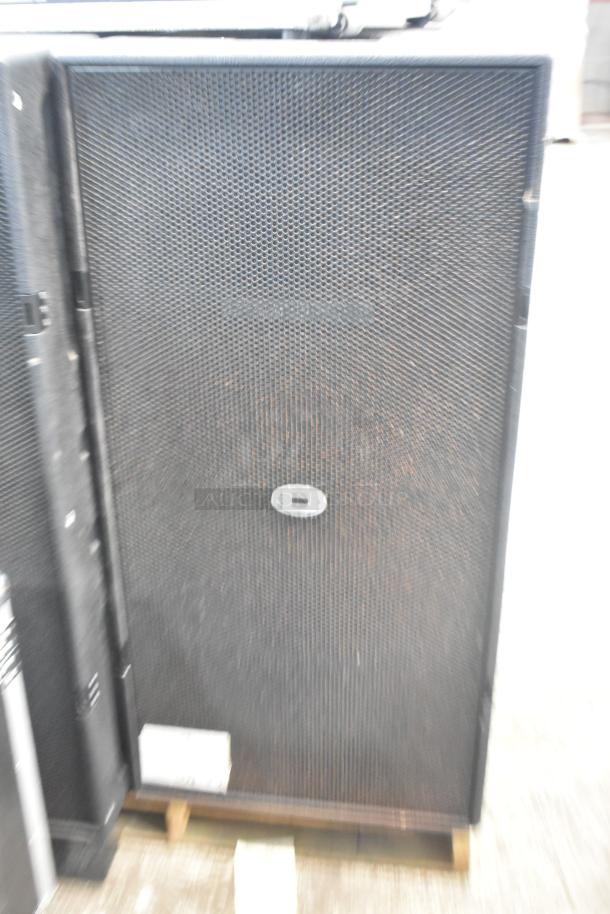 Dynacord PWH28 High-Power Double-18" Subwoofer, black mesh grille, planar-waveguide-basshorn design.