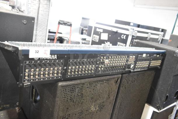 Yamaha IM8-32 mixer and Dynacord FX20 speaker in used condition. Visible labels include quantity tag "32, QTY VX3."
