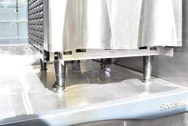 Bunn commercial countertop 2 hopper slushie machine with stainless steel finish. 115 volts, 1 phase. Good condition.