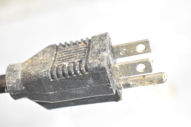 Blodgett commercial convection oven power plug, slightly dusty, indicating a used condition.