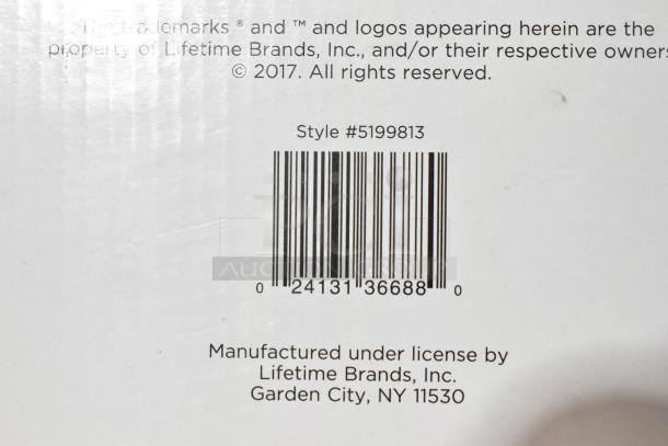 Brand new Sabatier expandable dish rack with minor scratches. Style #5199813, manufactured by Lifetime Brands, Inc.