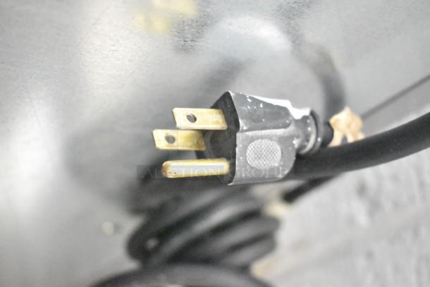 Power plug of Hoshizaki DCM-300BAH Commercial Cubelet Icemaker, 115-120 Volts, 1 Phase, in good condition.