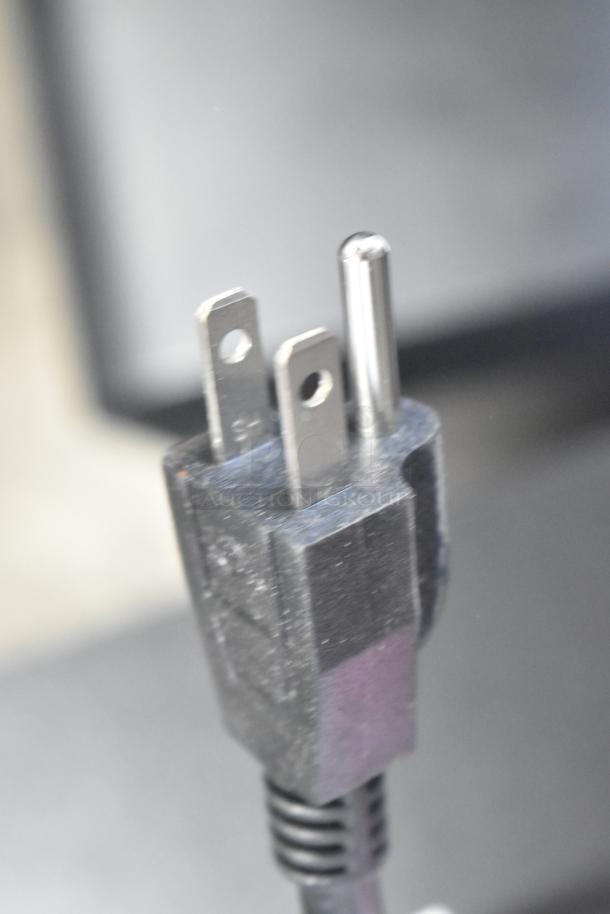 Close-up image of a power plug for the Curtis ILGD-10 commercial twin coffee grinder, 120 volts, 1 phase.