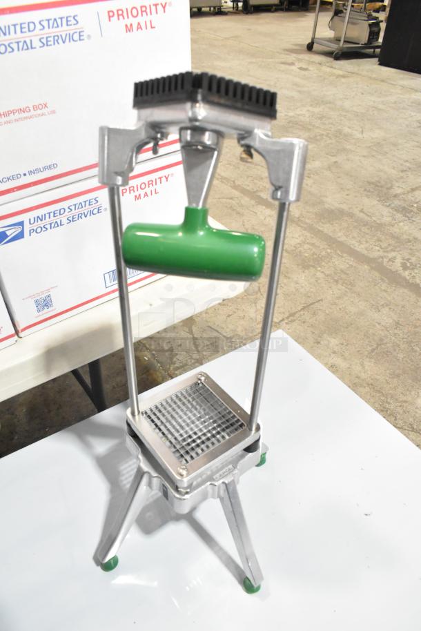 BRAND NEW Garde 181DC14 1/4" heavy-duty vegetable dicer with a sturdy frame and green handle; labeled "Garde."