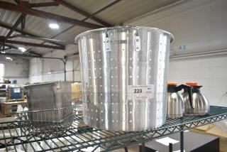 5-piece scratch and dent kitchen set, features 2 SQ-19B&O 1.9L stainless steel coffee decanters, colander, 2 wire baskets, and drop-in bin.