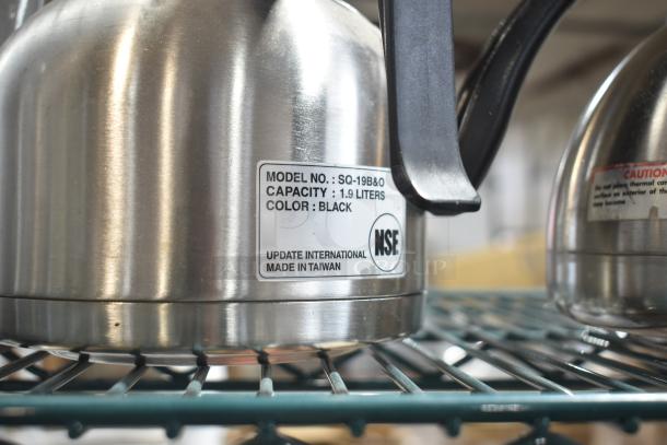 Stainless steel SQ-19B&O coffee decanter pot, 1.9L capacity, with label showing model, capacity, and color details.