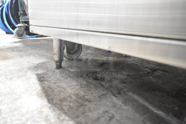 Brand new Jackson DELTA 1200 electric underbar glass washer, 208/230V, 1 phase, scratch and dent condition.