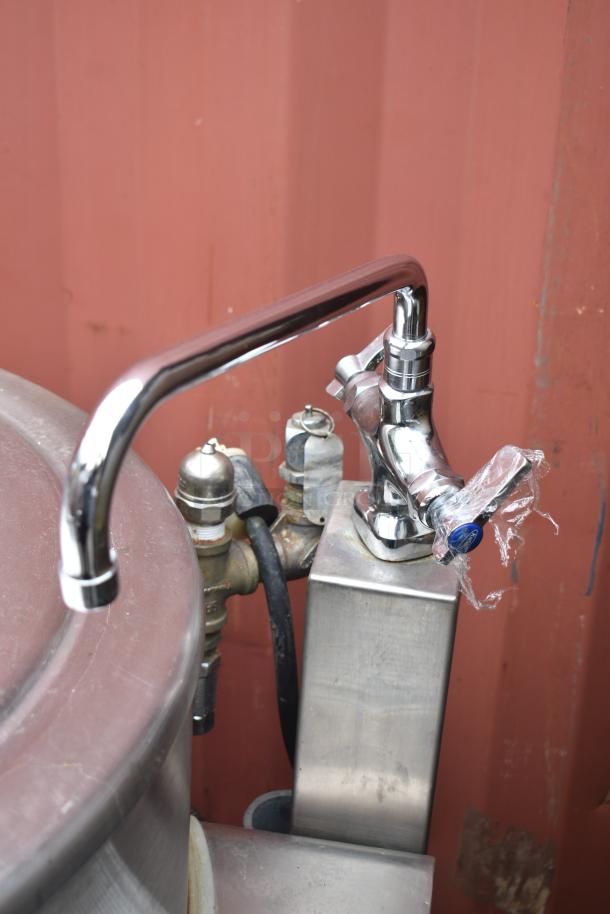 Vulcan-Hart GL40E 40-gallon steam kettle, natural gas, 105,000 BTU, stainless steel, commercial use, good condition.