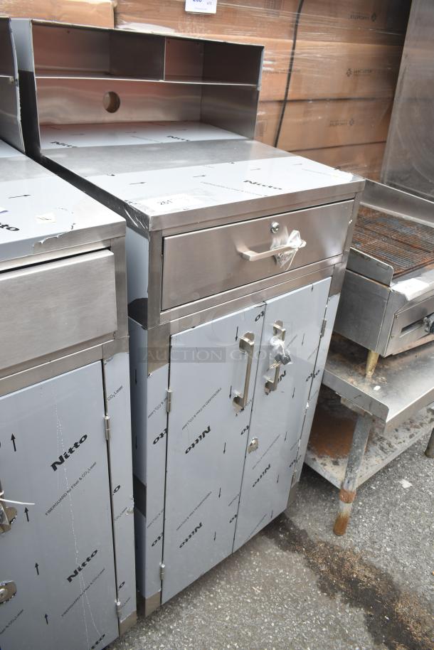 Brand new Lavex 257RD2523EBC mobile desk, scratch and dent condition. Features enclosed base and stainless steel finish.