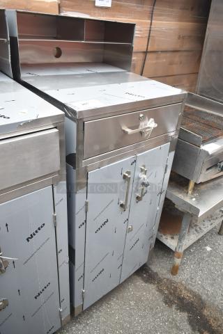 Brand new Lavex 257RD2523EBC mobile desk, scratch and dent condition. Features enclosed base and stainless steel finish.