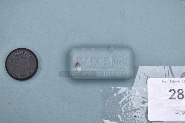 BRAND NEW Cambro 250LCD401 Camtainer, 2.5 Gallon, Slate Blue, insulated beverage dispenser, scratch and dent condition.