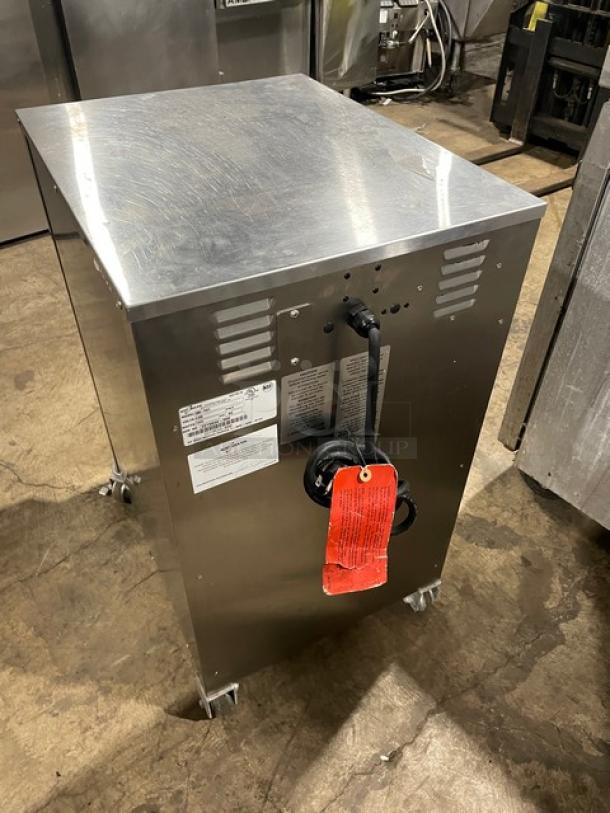 Alto-Shaam 500-TH/III Halo Heat stainless steel undercounter oven, digital controls, 2018 model, excellent condition.