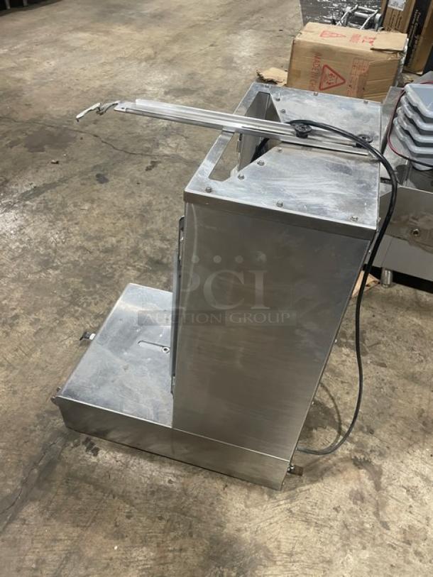 Star Max Series stainless steel countertop vertical gyro broiler, natural gas-powered, 120V 1 Phase, on legs, commercial use.