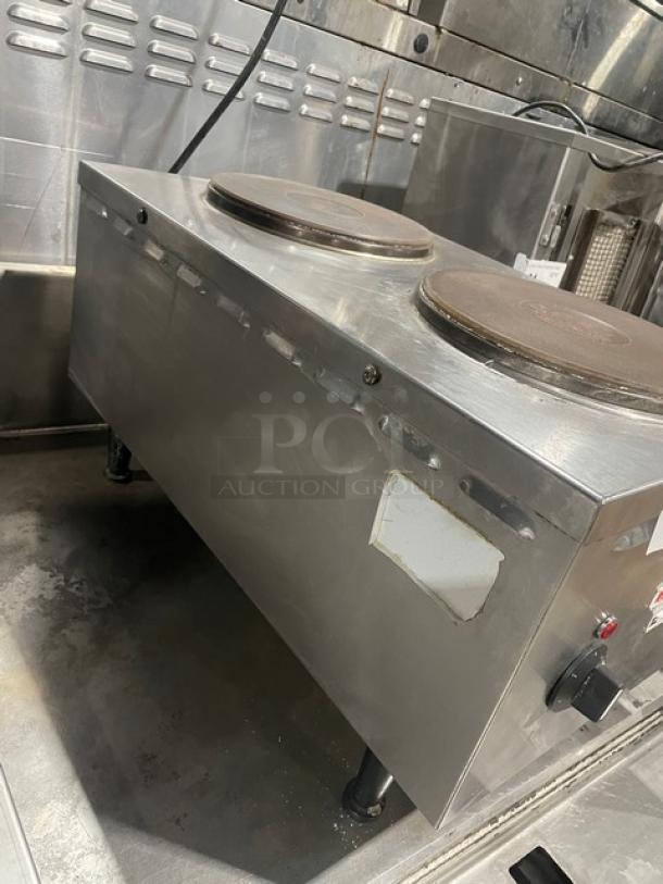 Cecilware commercial stainless steel electric hot plate with two burners, on legs, good condition.