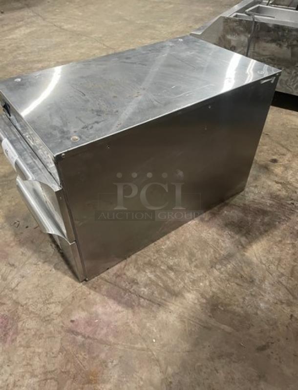 Alto-Shaam 2016 Halo Heat Series 2-Drawer Warming Drawer, Model 500-2DN, Stainless Steel, Commercial use, good condition.