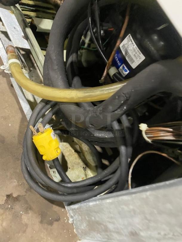 Beverage Air VM12 open-air merchandiser, 120V, model and serial numbers visible, adjustable shelving, suitable for commercial use.