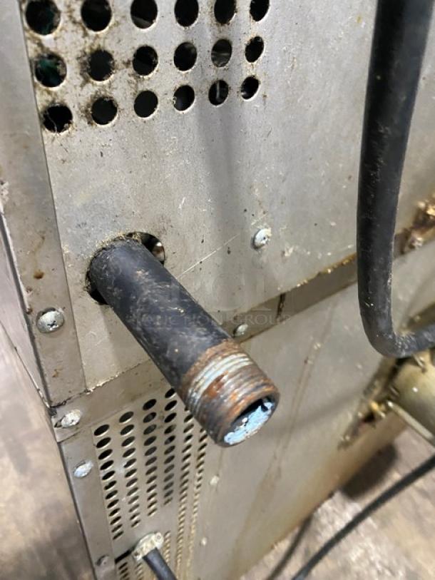 Southbend commercial double stacked convection oven, natural gas powered. Wired oven rack included. Used condition.