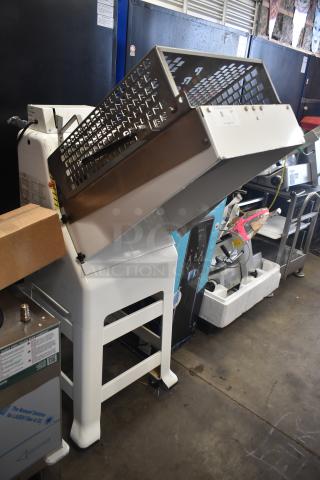 Oliver 797-32NC bread slicer with Pro Guard safety chute, 115V, 1 phase. Features sturdy design and commercial use.