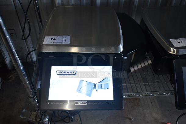 Hobart HTi-7LH4W commercial scale, minor screen damage, missing left button. Model tested, 120/208-240V, 1 phase.