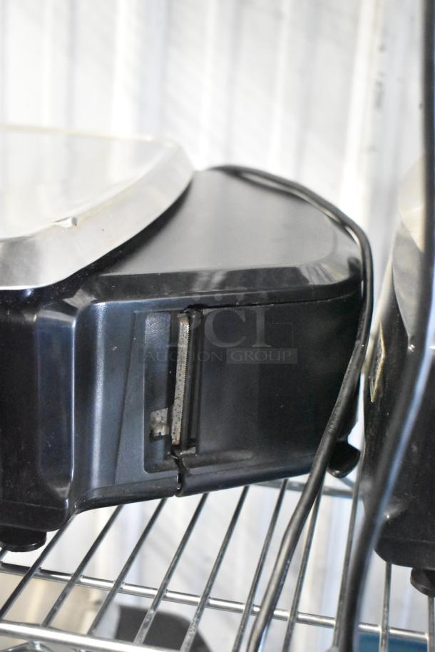 2017 Hobart HTi-7LH26 commercial countertop scale, black, tested working, 120/208-240V, 1 phase, in good condition.