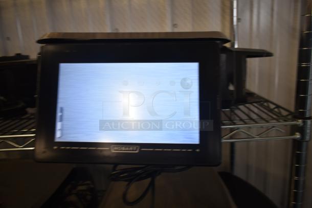 2016 Hobart HTi-7LH commercial countertop scale, missing power cord and back right leg, tested working, 120/208-240V, 1-phase.