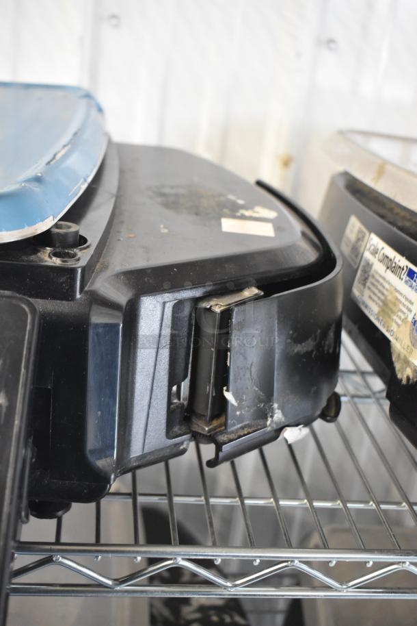 2018 Hobart HTi-7LH26 commercial countertop scale, tested working, 120/208-240V, 1 Phase, some visible wear.