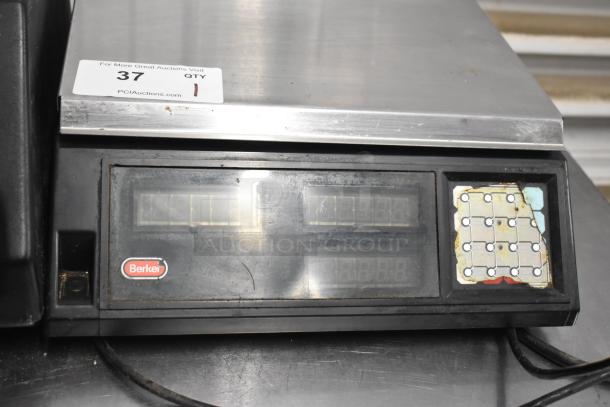Berkel 522 commercial countertop scale with label printer, used condition, 120 volts, 1 phase, visible wear on keypad.