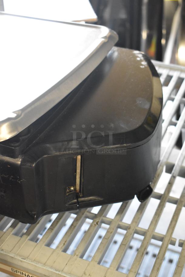 2016 Hobart HTi-7LH commercial food portioning scale, metal body, tested and working, 120/208-240V, 1 phase.