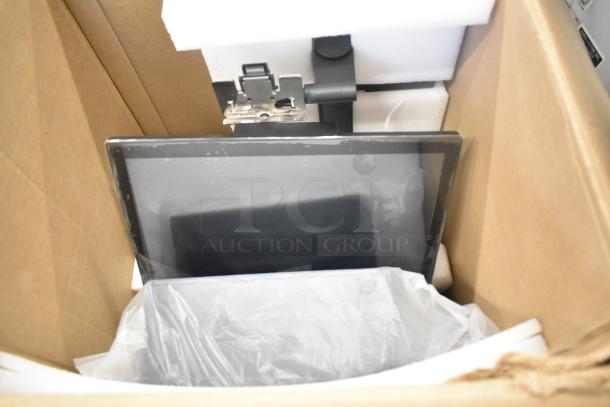 Mettler Toledo FreshWay Scale in packaging, 100-240 Volts, 1 Phase, featuring protective foam and plastic cover.