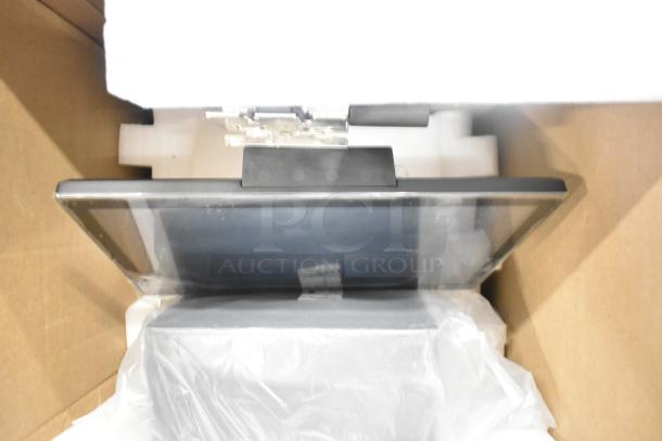 Mettler Toledo FreshWay Scale, in box, 100-240V, 1 Phase, new condition, includes protective packaging.