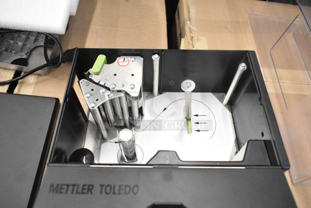 Mettler Toledo FreshWay Scale, 100-240V, 1 Phase, showcasing internal components and brand label.