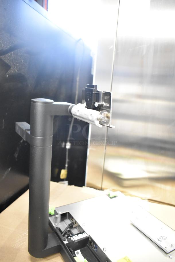 Mettler Toledo FreshWay Scale, 100-240V, 1 Phase, black and metallic finish, new condition, system components visible.