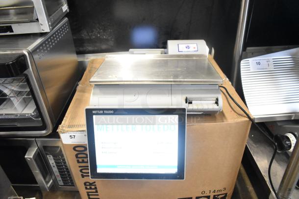 Mettler Toledo AM-5545 commercial countertop scale, tested and working, with digital display. 100-240V, 1 Phase.