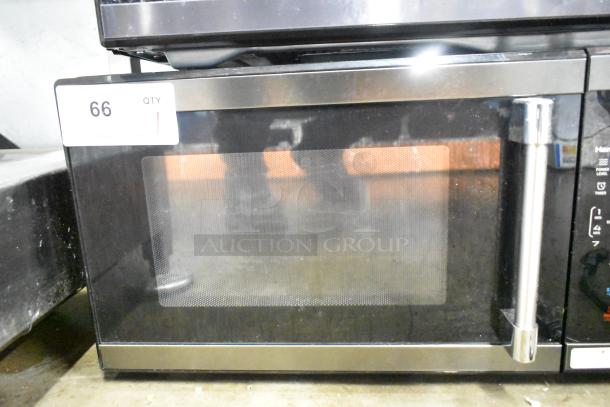 2024 Hamilton Beach HB61B100027880 countertop microwave oven, stainless steel finish, 120V, excellent condition.