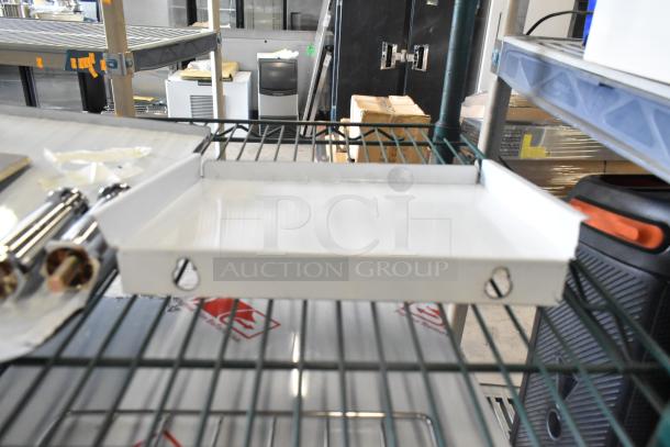 Brand new Avantco 184T140 commercial conveyor toaster, 10" wide, 3" opening, 300 slices/hr. Scratch and dent condition. 120V.