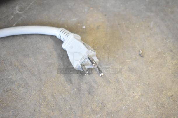 2021 Amana RCS10TS commercial microwave plug, 120 volts, 1 phase.