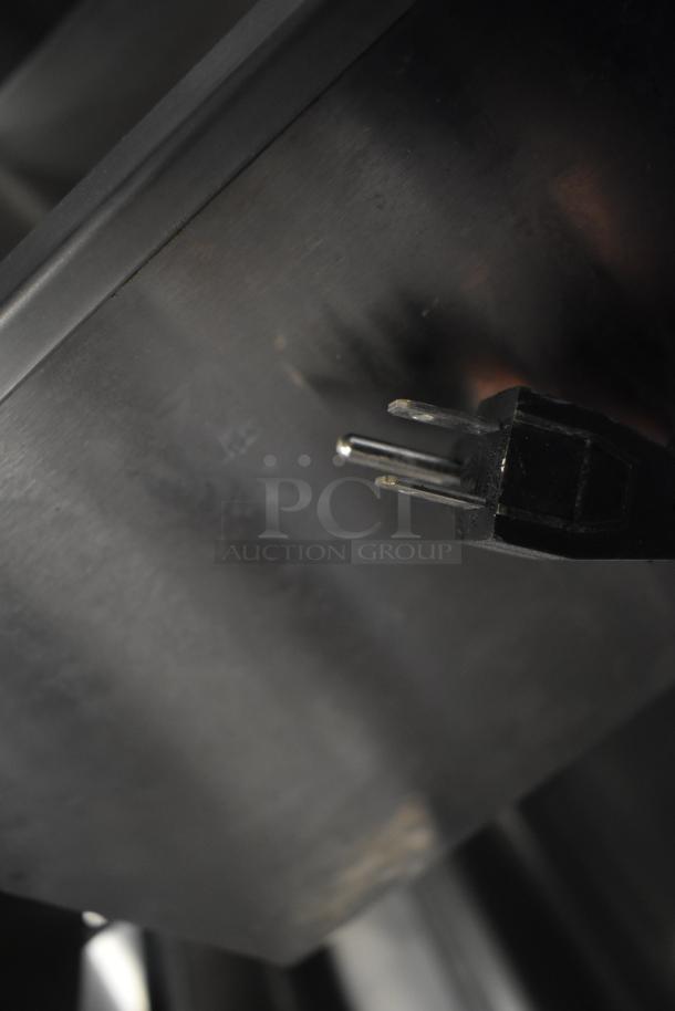 Winco FW-S500 Commercial Food Warmer plug detail, 120V, 1 Phase, in good condition, showcasing electrical compatibility.