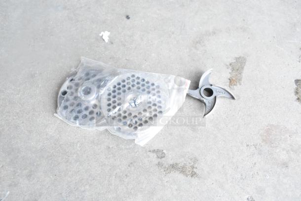 Replacement grinder plates and blade in plastic, part of Avantco 177MG22R #22 Meat Grinder. 2024 model, brand new, 110V.