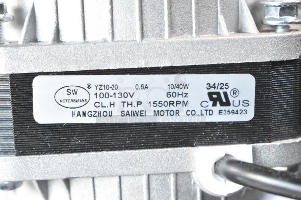 BRAND NEW Avantco 17810032 Fan Motor, 100-130V, 0.6A, 60Hz, 1550RPM. Scratch and dent condition visible.