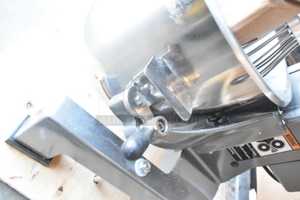 BRAND NEW Avantco MX10H 10 Quart Planetary Dough Mixer with bowl, guard, whisk, hook, paddle, and attachments. 120V.