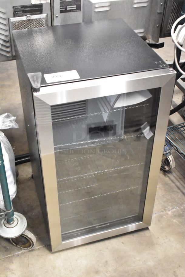Brand new Honeywell H115BCS can cooler, 115 can capacity, 115V, 1 Phase, scratch and dent, glass door, stainless frame.