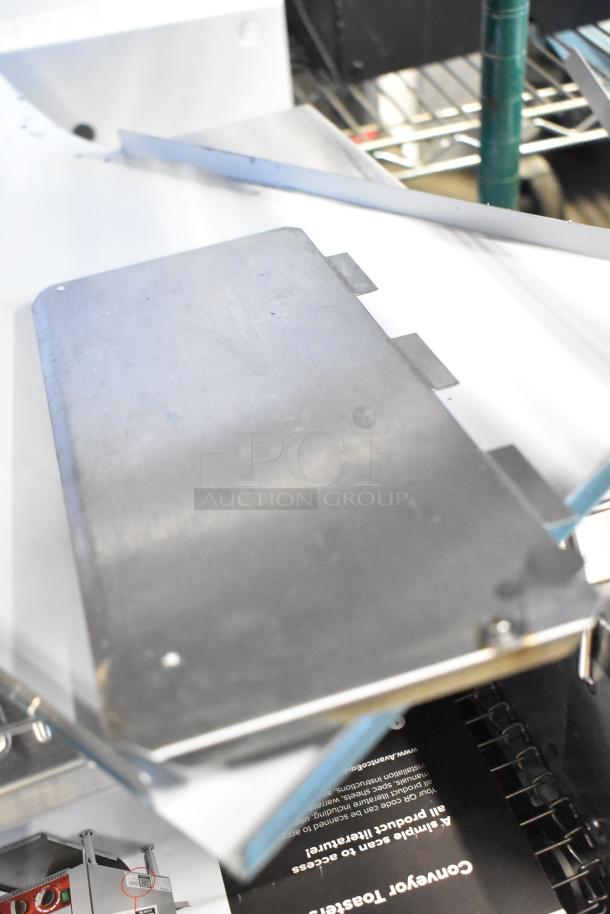 Brand new Avantco 184T140 commercial conveyor toaster, 10" wide, 3" opening, 1750W, 300 slices/hour. Scratch and dent condition.