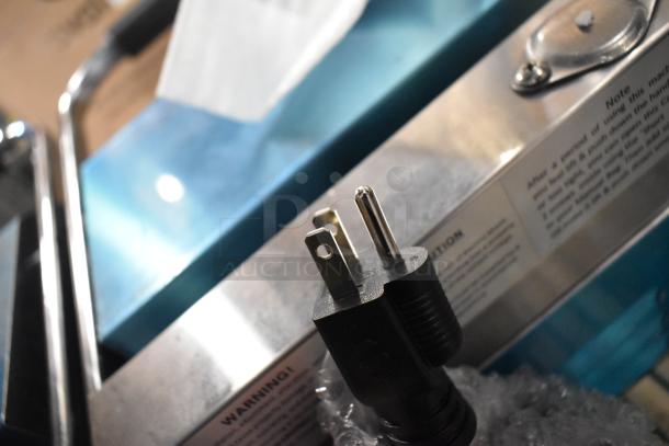 BRAND NEW 2025 Avantco 177PG400 Panini Grill, grooved plates, 19 5/8" x 9 1/8" surface, 120V, 1 Phase, scratch and dent condition.