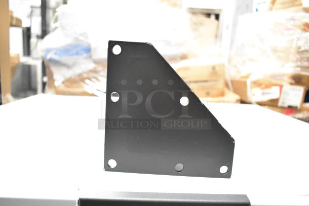 Box of Vulcan Wolf 424171-1 convection oven legs, brand new, with minor scratches. Suitable for heavy-duty use.