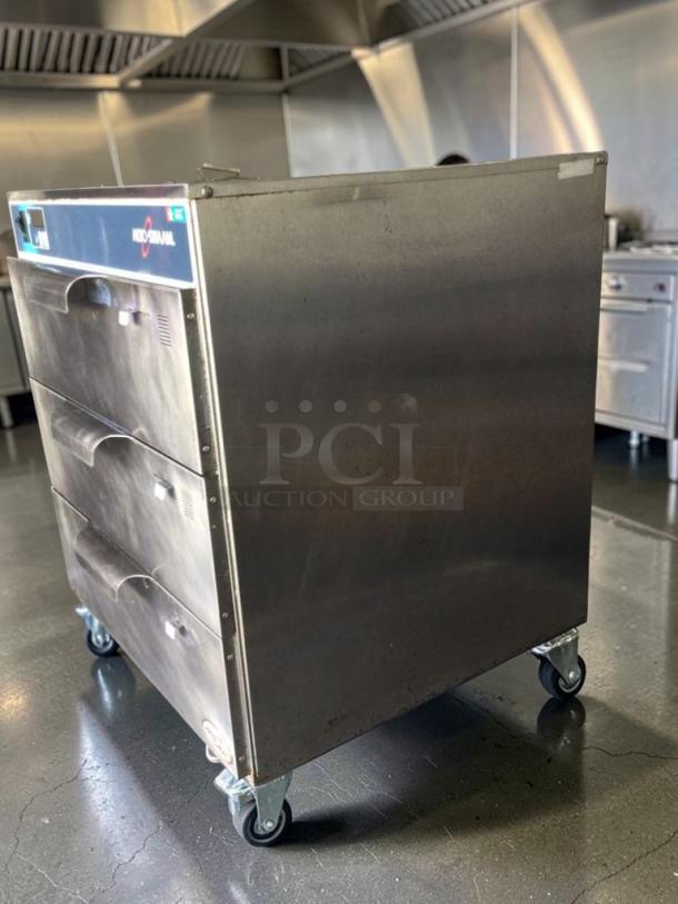 Alto-Shaam 500-3D commercial warming drawer in premium condition, featuring Halo Heat technology, on casters for easy mobility.