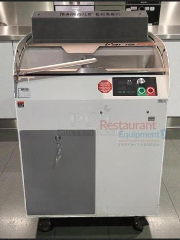 JAC VPL770 Varia Pro bread slicer, high-grade condition, 2020 model, adjustable thickness, tested and operational.