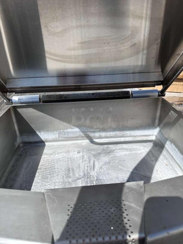 Vulcan VG30-NAT 30-gallon gas tilt skillet, 90,000 BTU, stainless steel, excellent condition, tested operational.